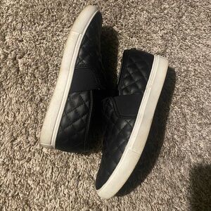 Steve Madden Black Slip On Women’s Shoes Size 8